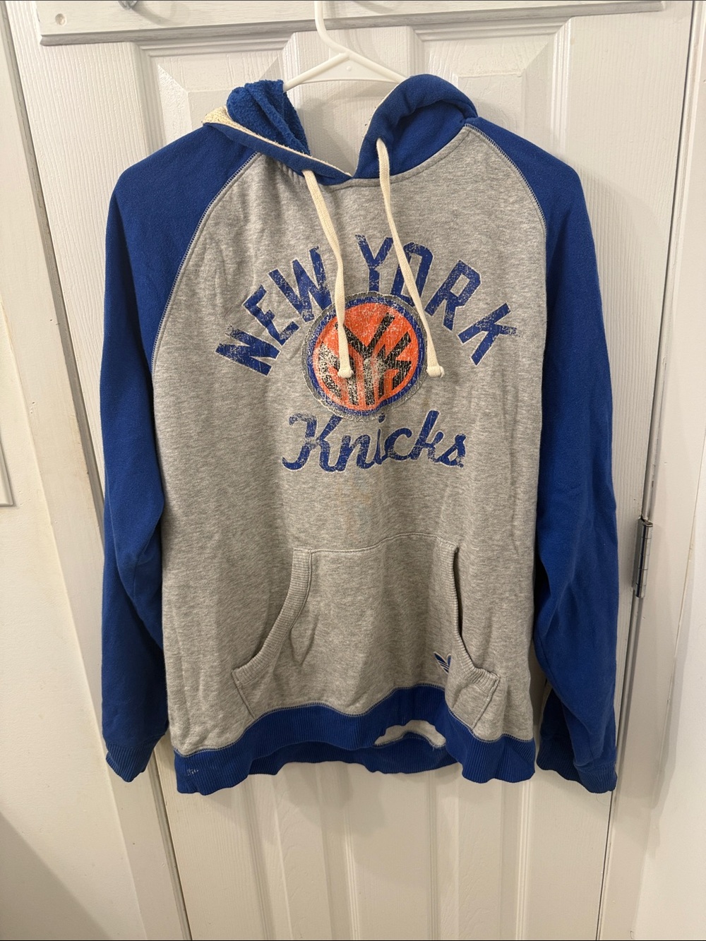 Vintage New York Knicks Men's Hooded Pullover Sweatshirt - Gray & Blue